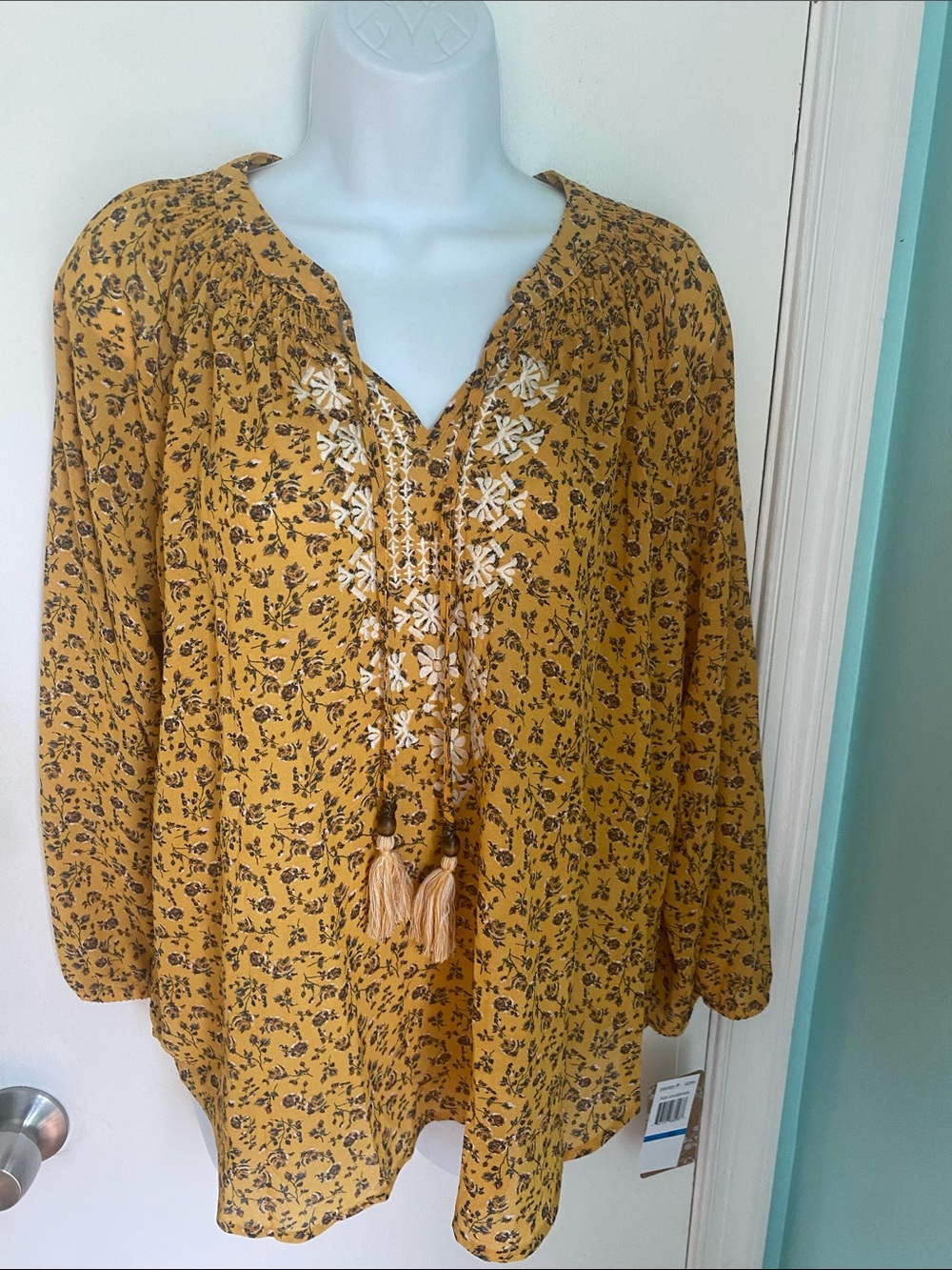 Stitchfix Mason & Belle Bobby Embroidered Floral tie detail top NWT